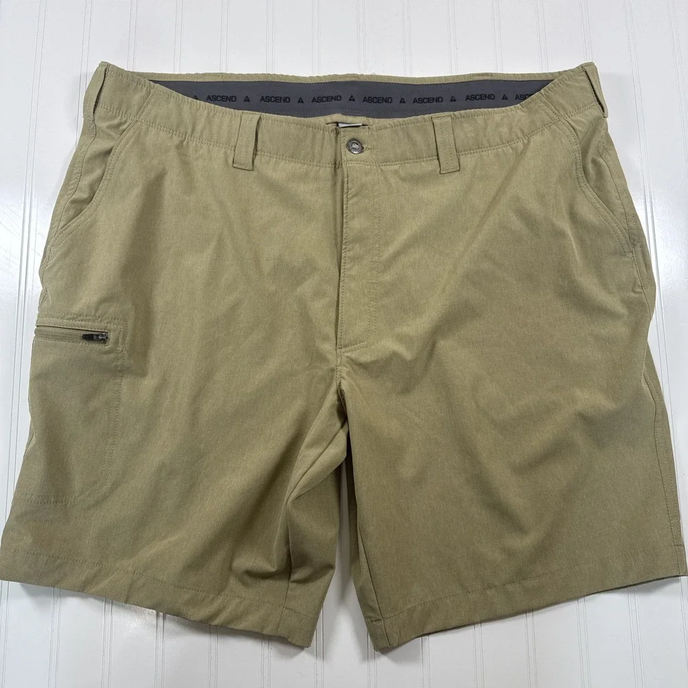 Ascend‎ Cargo Shorts Men's Size 42 Khaki Golf Preppy Summer Hiking Zip Pocket